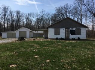 14488 Bond Rd, Coal City, IN 47427