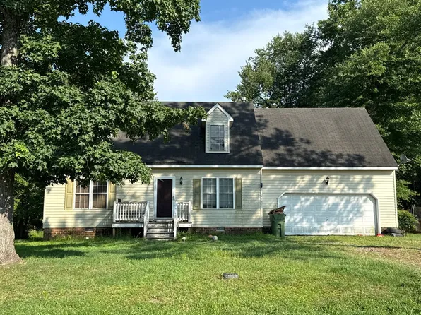 925 Cherokee St, West Point, VA 23181