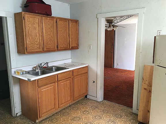 2nd image of 50 Little St