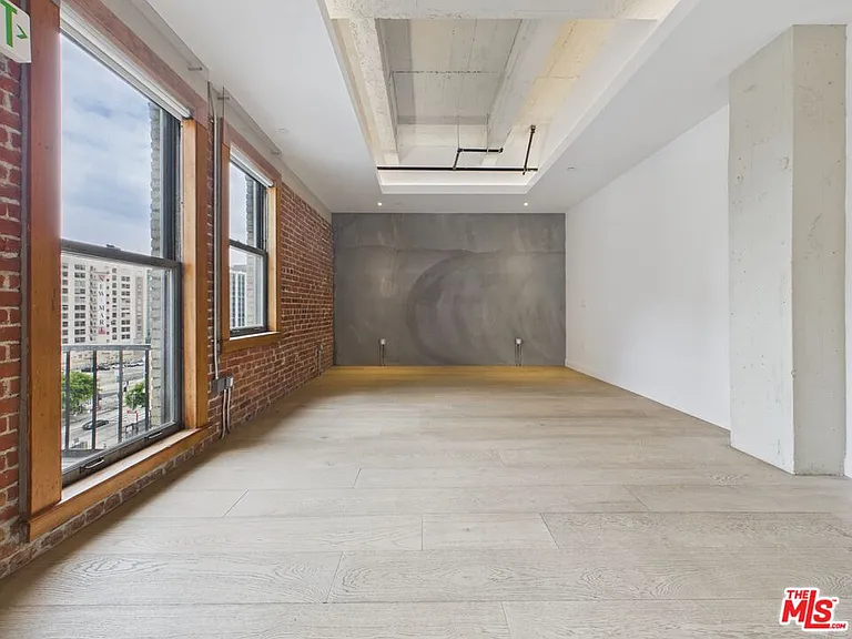 808 S Broadway #7 — Photo 13