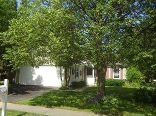 5010 Rochester Dr, Hoffman Estates, IL 60010