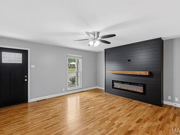 4th image of 11416 Terry Ave