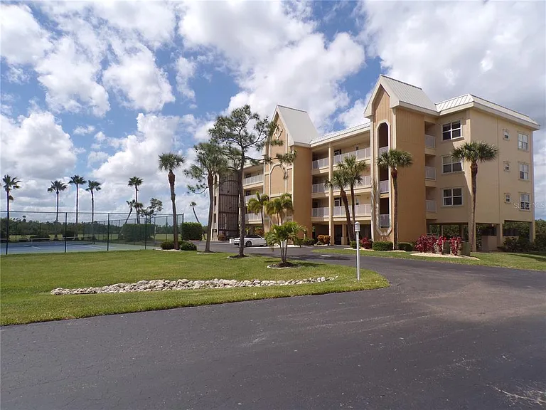 101 N Marion Ct #114 — Photo 32