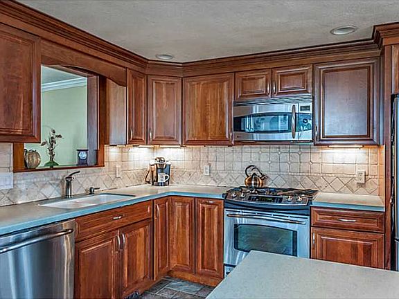 5th image of 41 Mulberry Cir
