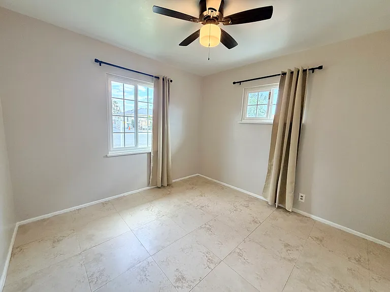 313 N Beverly Ct #313 — Photo 6