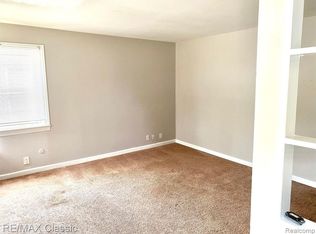 22011 Blackstone St, Oak Park, MI
