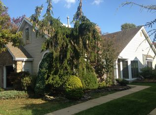 42 Clubhouse Ln, Marlboro, NJ 07746