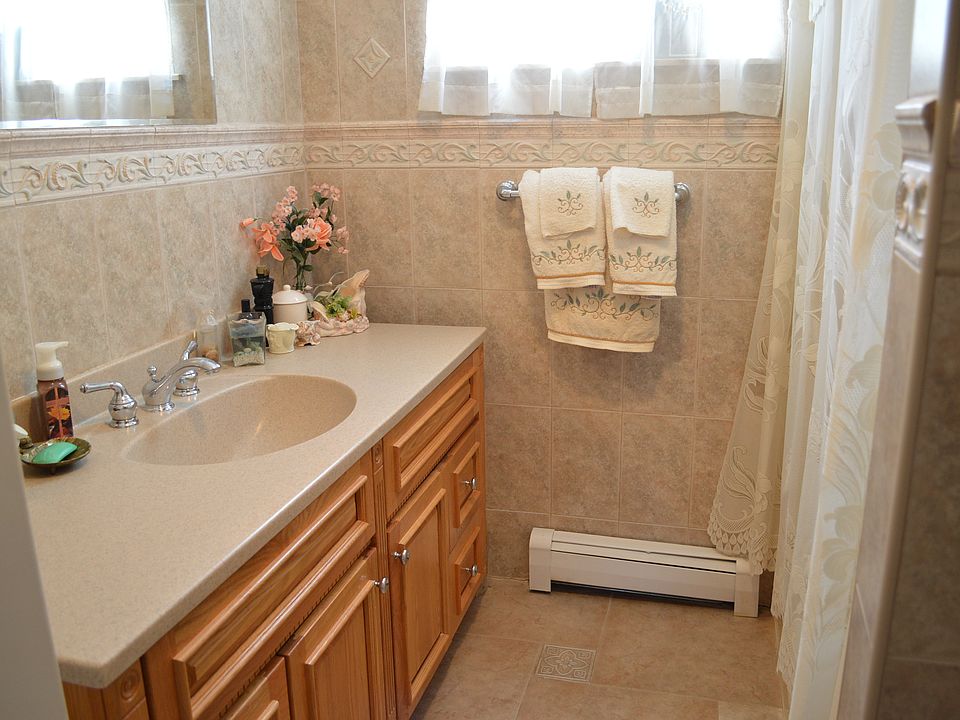 1st image of 28 Olive Ct