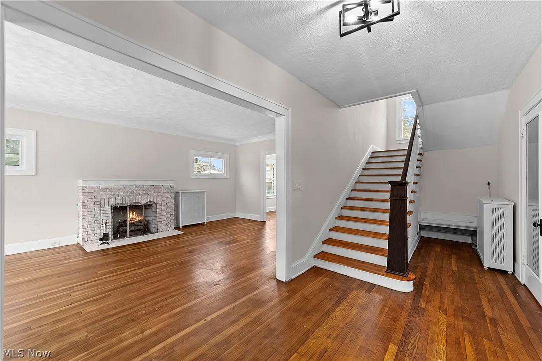 5 bed, 4.0 bath, 3336 sqft, $3,500 — Photo 3