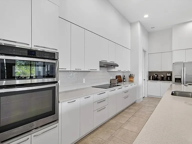 14835 Dockside Ln — Photo 21