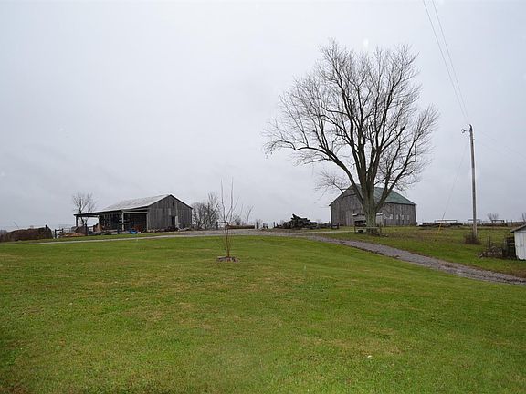 3rd image of 96 Humes Ln