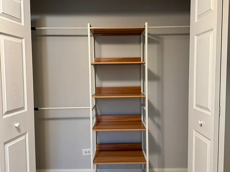 807 S Dwyer Ave #D — Photo 9