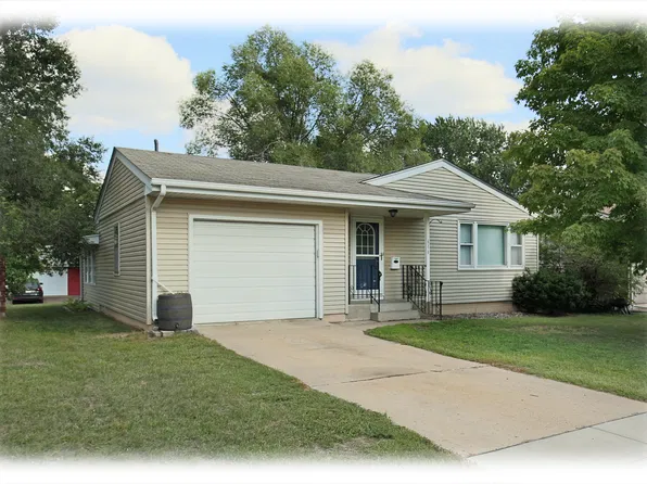 616 3rd Ave NE, Osseo, MN 55369