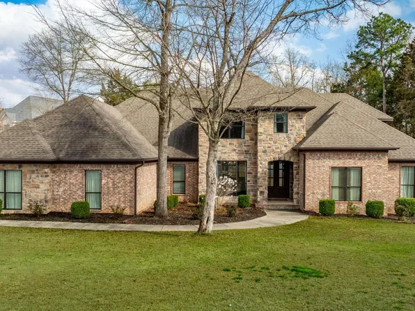 5695 Spencer Lake Dr, Conway, AR 72034