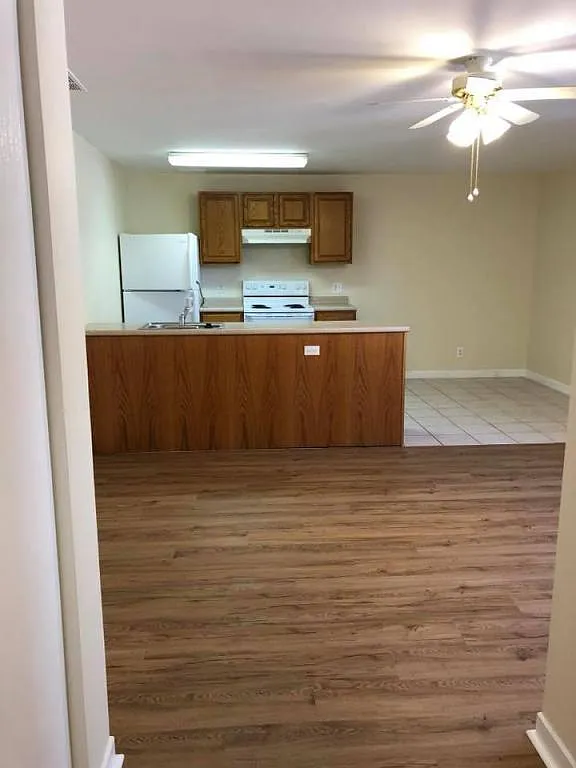420 North Street — Photo 2