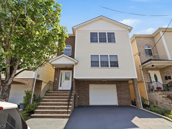 372 Nelson Ave, Elizabeth City, NJ 07202