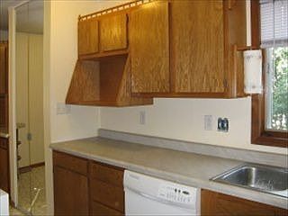 5th image of 422 N 5th St