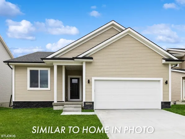 5688 Brookview Dr, Des Moines, IA 50317