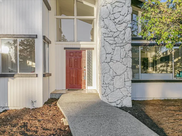 16840 Gallop Dr, Morgan Hill, CA 95037