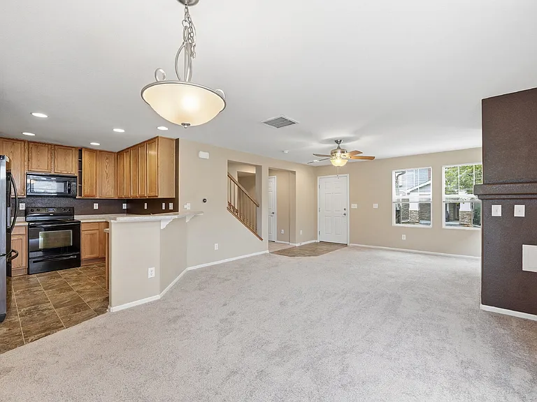10448 Garland Dr — Photo 8