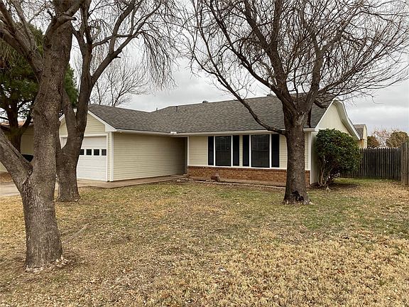 3rd image of 3841 Georgetown Dr