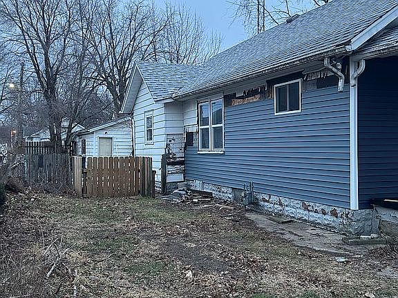 2nd image of 426 S Gladstone Ave