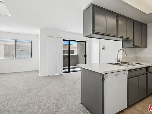 2nd image of 11924 Mayfield Ave APT 5