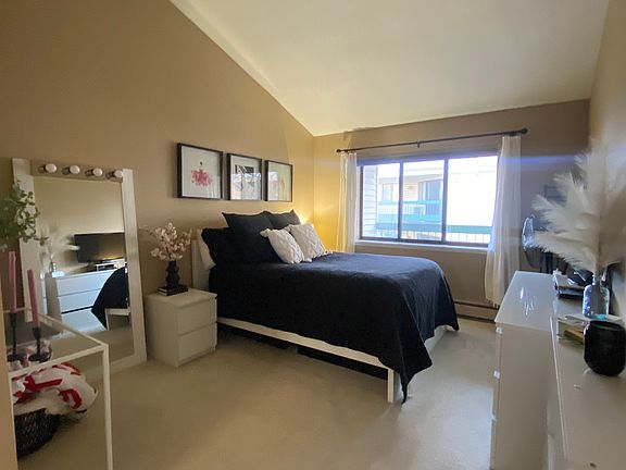 3rd image of 7605 Edinborough Way