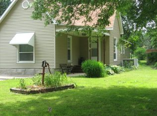 211 N Ozark St, Girard, KS 66743