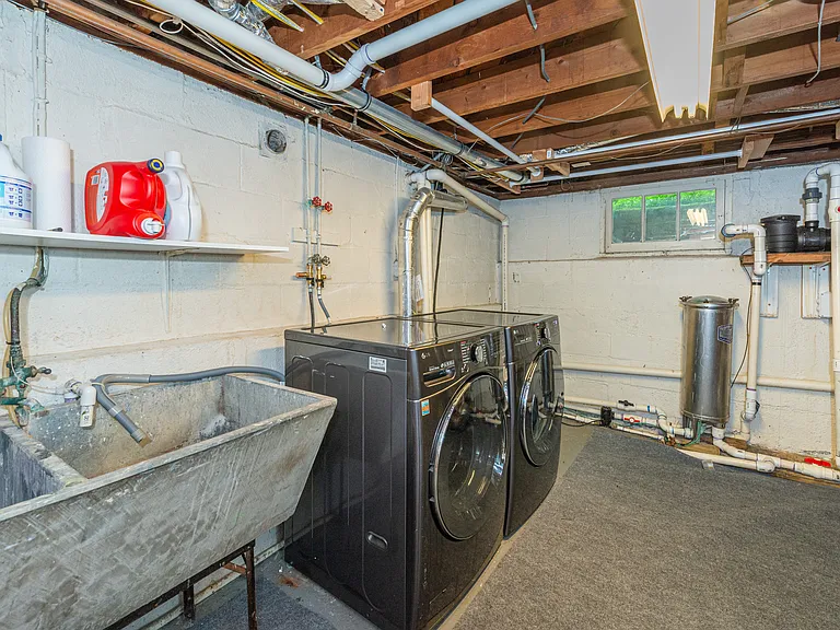 12 Yorke Rd — Photo 24