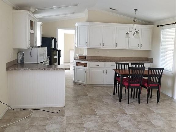 5th image of 8385 Breeze Dr