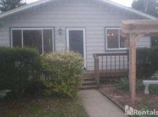 1869 Birchcrest Rd, Waterford, MI 48328