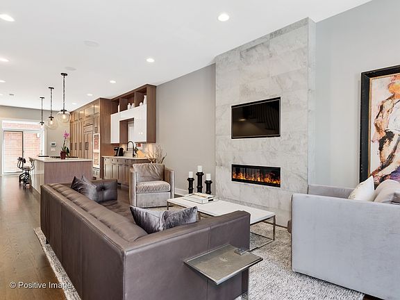 3rd image of 1833 W Race Ave