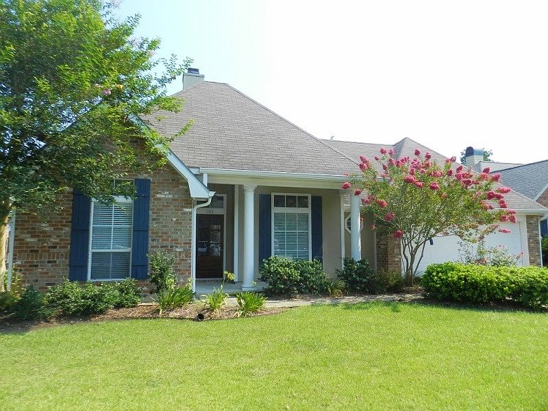 1st image of 203 Crest Cir