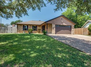1004 Hyde Park Ct, Cleburne, TX 76033