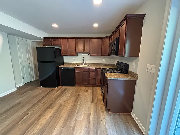 16209 Round Hill Rd — Photo 43