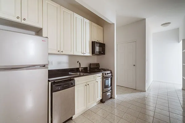 Rented by Sky Management | media 10