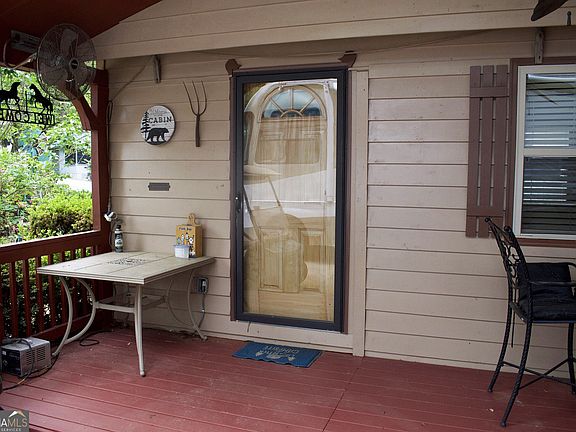 5th image of 87 Maple Wood Ln
