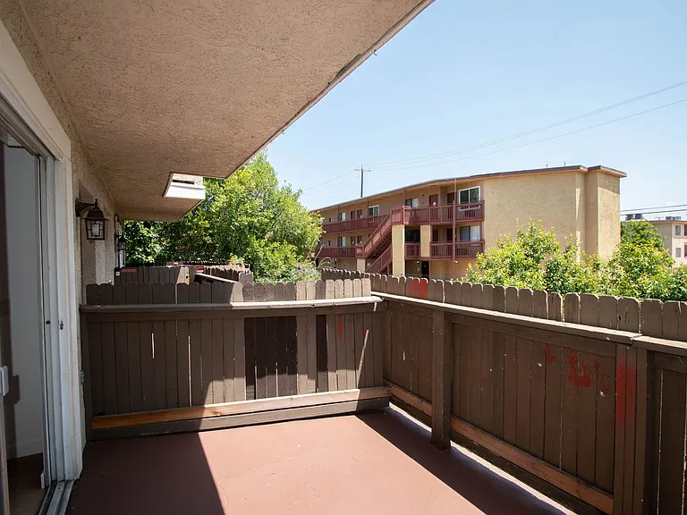 15520 Foothill Blvd — Photo 5