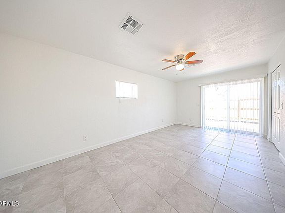 4th image of 2810 E Roeser Road