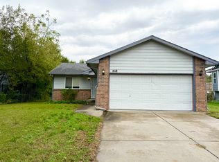 2118 N Piatt Ave, Wichita, KS 67214