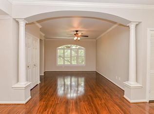 2100 Welch St APT C208, Houston, TX 77019