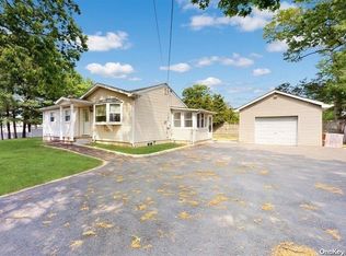 3 Johnson St, Patchogue, NY 11772