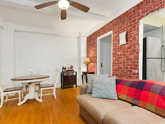 4th image of 142 E 49th St #33