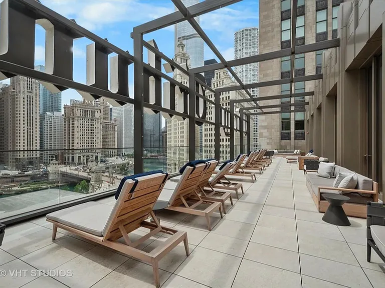 435 N Michigan Ave #401 — Photo 34