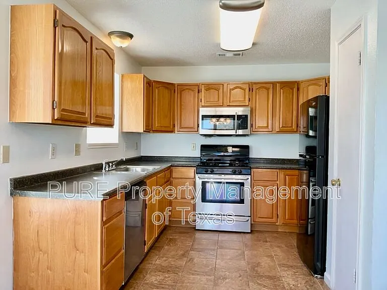 606 Eaglecreek Dr — Photo 6