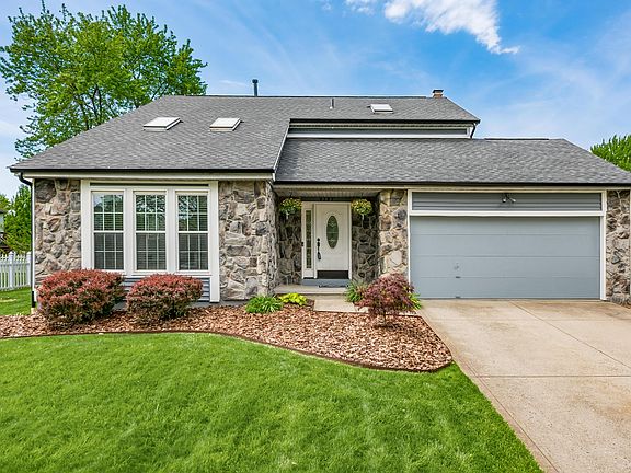 2nd image of 4387 Shirlene Dr