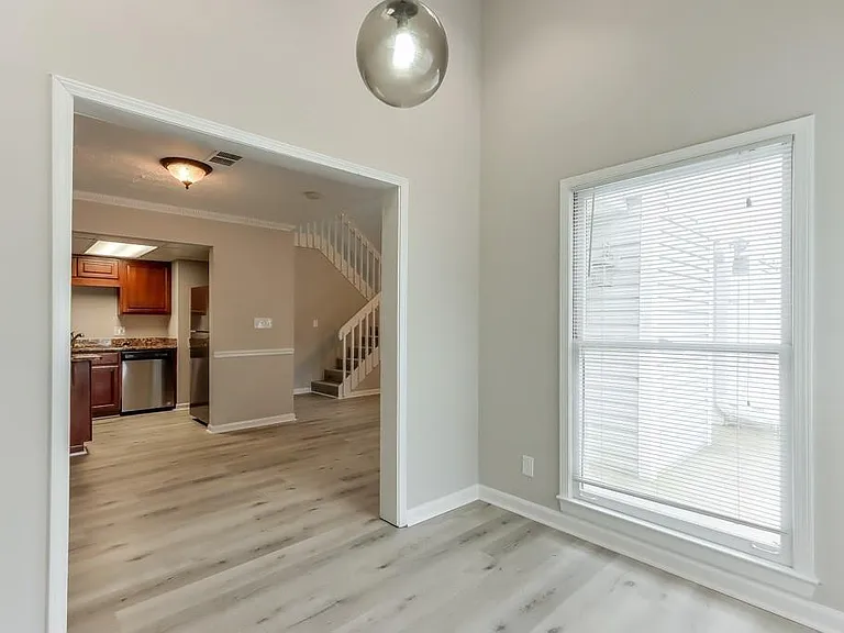 1627 Homestead Trl — Photo 11