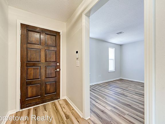 4th image of 4104 SE 14th St