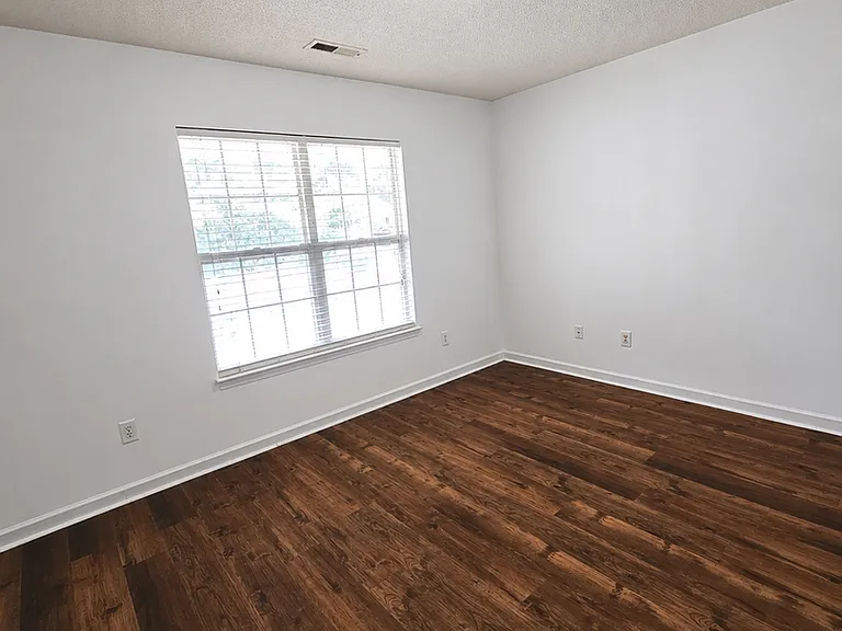 1533 Tinkertown Ave — Photo 9